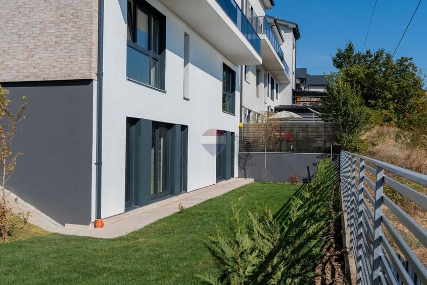 Casă cu 5 camere cu Teren 492 Mp în Dâmbul Rotund