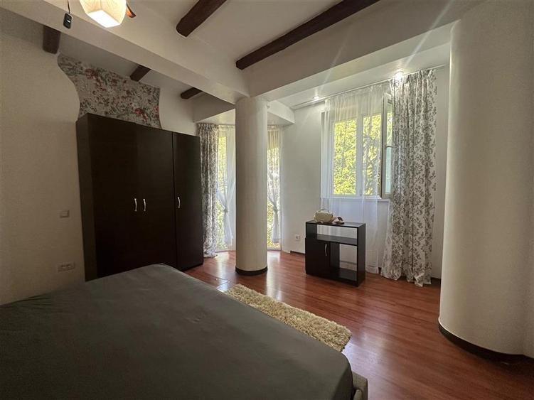 Casă cu 4 camere cu Teren 1000 Mp în Bârnova