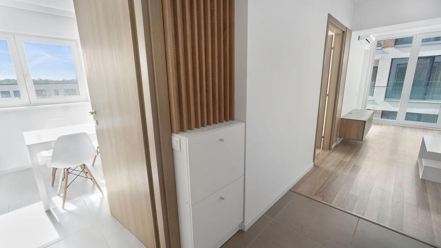Apartament cu 2 camere semidecomandat, mobilat în Politehnica