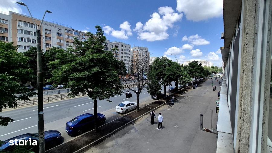 Apartament cu 3 camere decomandat în Vatra Luminoasă