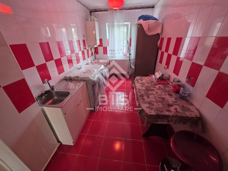 Apartament cu 3 camere decomandat în Ștefan cel Mare