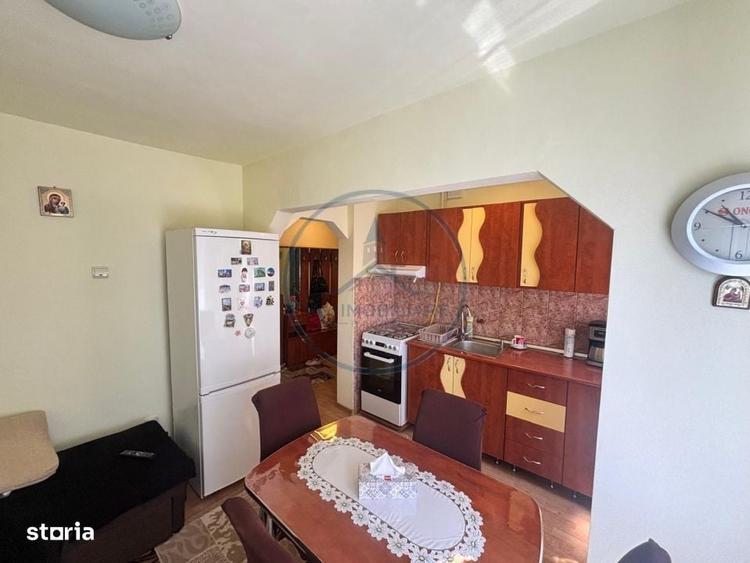 Apartament cu 3 camere semidecomandat în Central