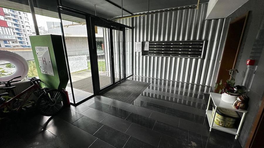 Apartament cu 4 camere decomandat în Faleza Nord