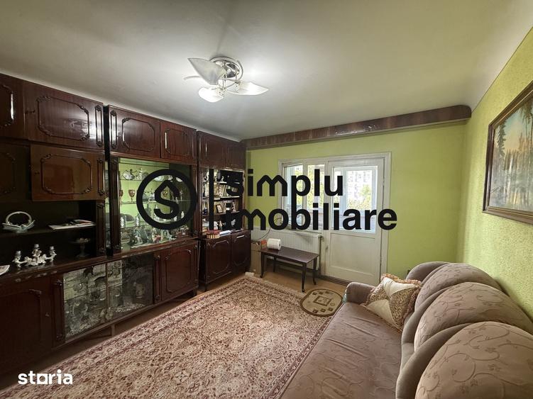 Apartament cu 4 camere decomandat în 1 Mai
