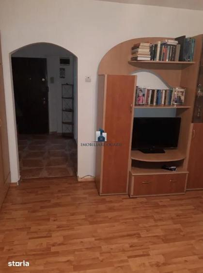 Apartament cu 3 camere decomandat în Berceni