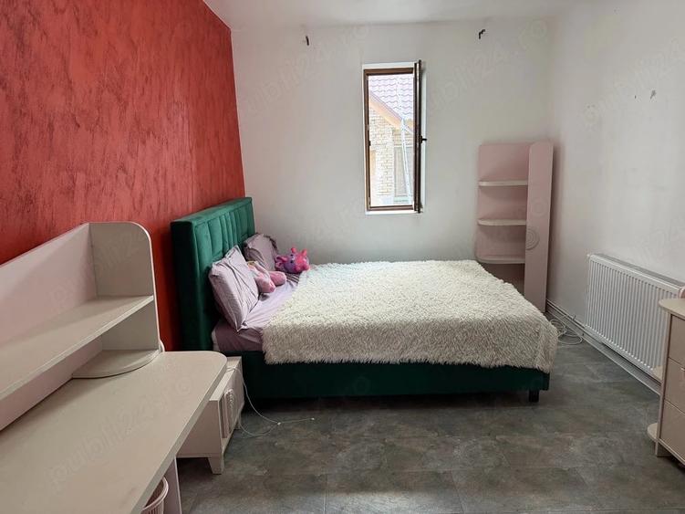 Casă cu Teren 1726 Mp în Bobda