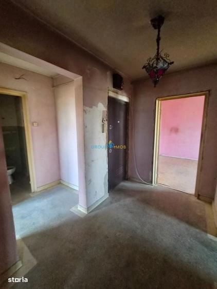Apartament cu 3 camere decomandat în Narcisa