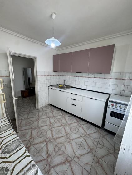 Apartament cu 2 camere decomandat în Cantacuzino