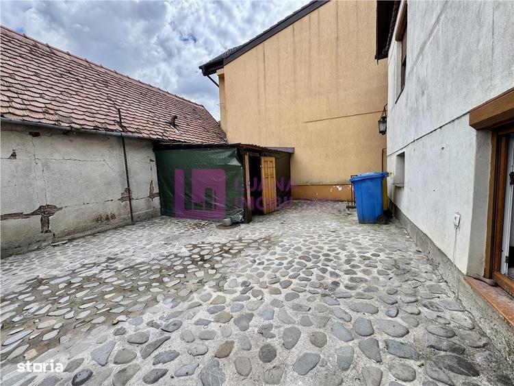 Casă cu 4 camere în Lazaret
