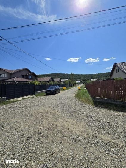 Teren de 4000 mp, în Traian