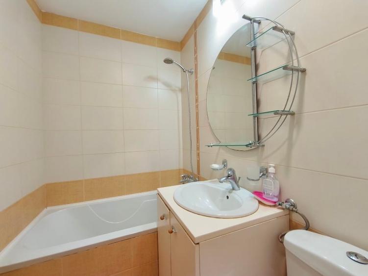 Apartament cu 5 camere decomandat, mobilat în Micălaca
