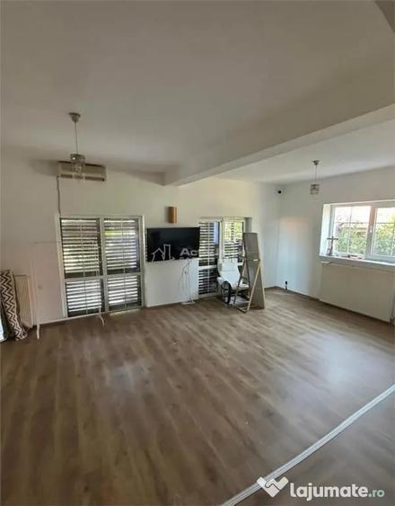 Casă cu 3 camere cu Teren 2000 Mp în Central