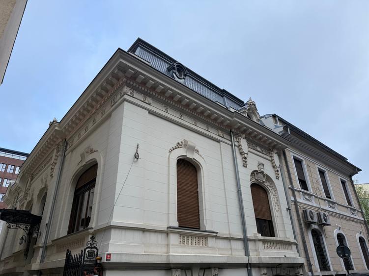 Casă cu 21 camere cu Teren 431 Mp în Grădina Icoanei