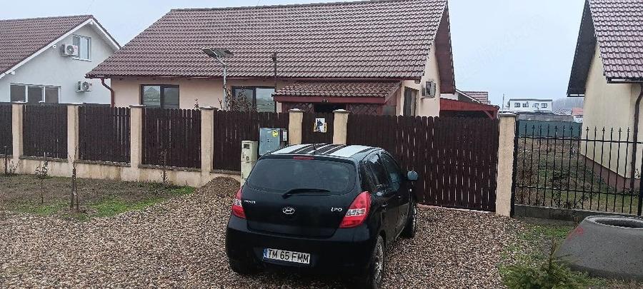 Casă cu Teren 700 Mp în Sânandrei