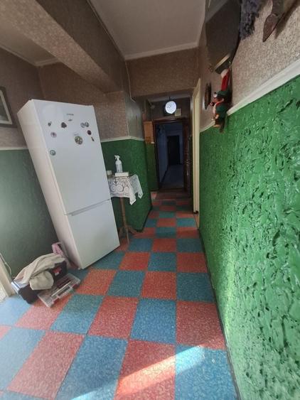 Apartament cu 3 camere decomandat în Bularga