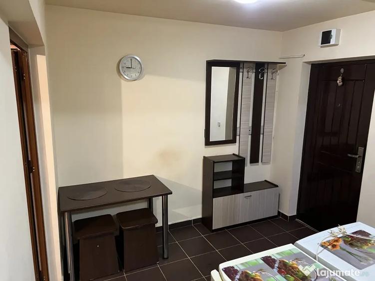Garsonieră decomandată în Central