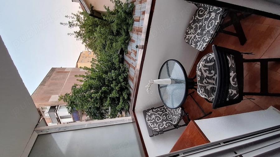 Apartament cu 4 camere decomandat în Complex Studențesc