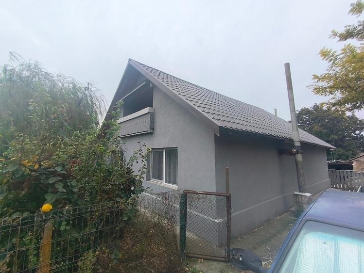 Casă individuală cu 4 camere cu Garaj în Crucea