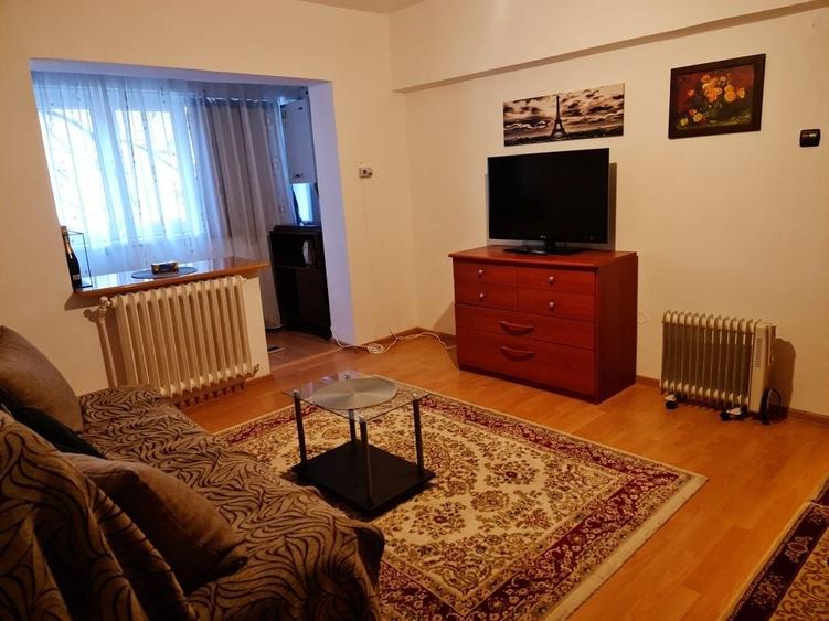 Apartament cu 2 camere semidecomandat în Exterior Vest