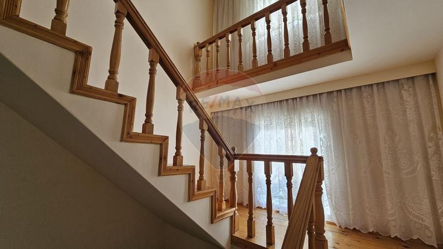 Casă cu 5 camere cu Teren 2078 Mp în Bogata