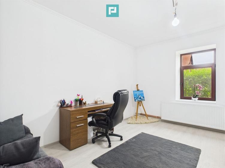 Casă individuală cu 5 camere cu Teren 720 Mp în Variaș