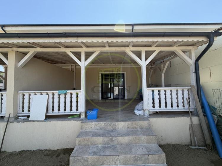 Casă cu 3 camere cu Teren 230 Mp în Leamna de Jos