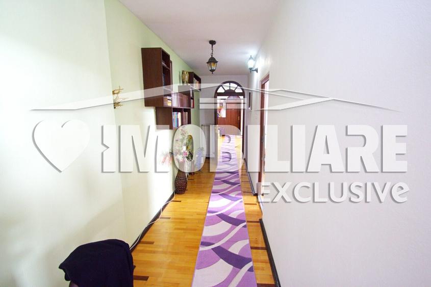 Casă individuală cu 8 camere cu Teren 1174 Mp în Șagului