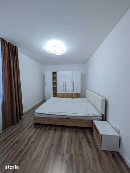Apartament cu 3 camere semidecomandat în Florești