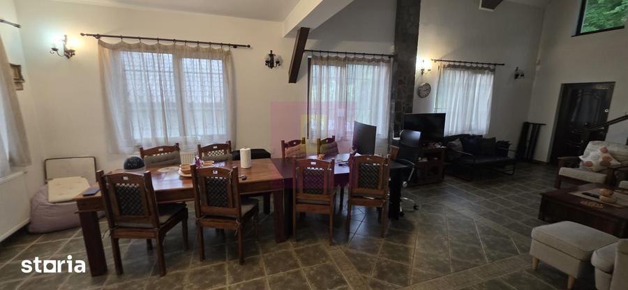 Casă cu 5 camere cu Teren 500 Mp în Central