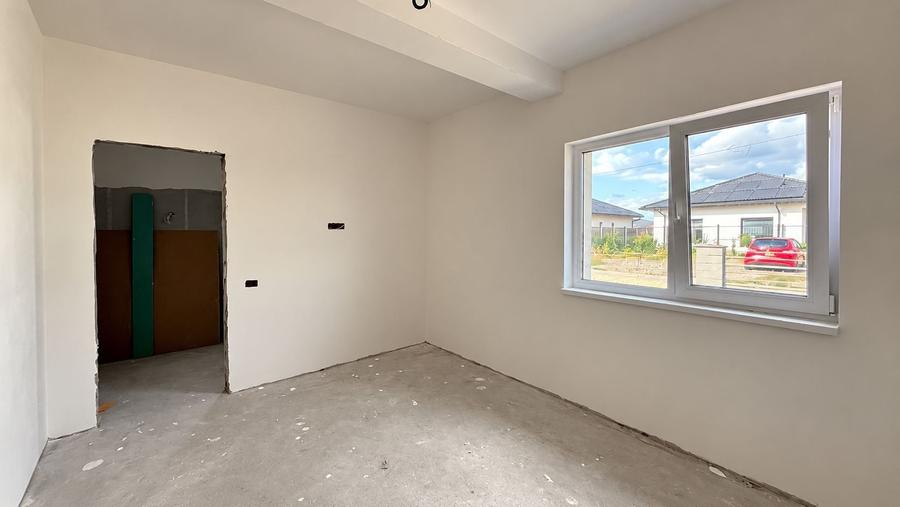 Duplex cu 4 camere cu Canalizare în Moșnița Nouă