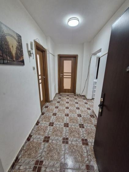 Apartament cu 3 camere decomandat, mobilat în Vitan Mall