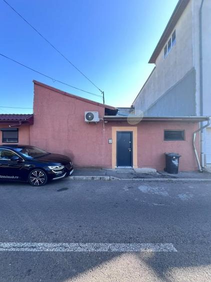 Casă individuală cu 4 camere cu Canalizare în Rahova