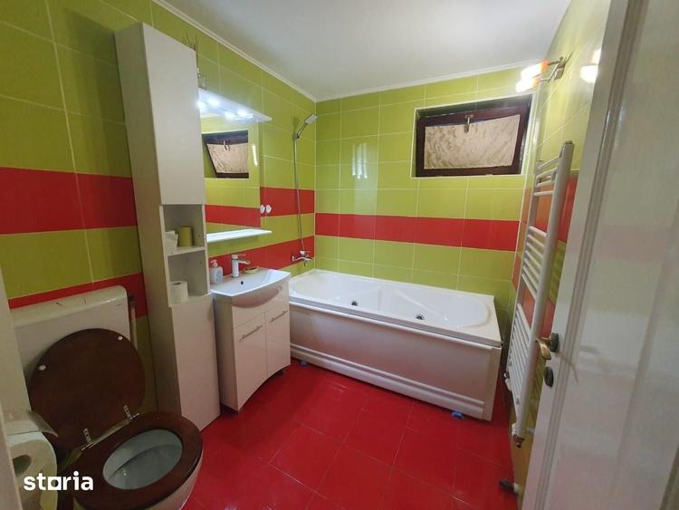 Casă cu 4 camere cu Teren 450 Mp în Podu Roș
