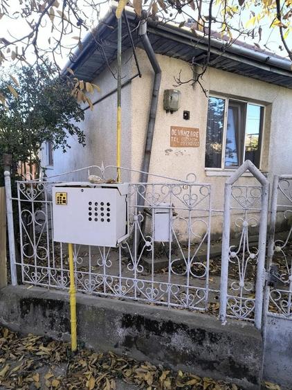 Casă cu 2 camere semidecomandat în Plopi