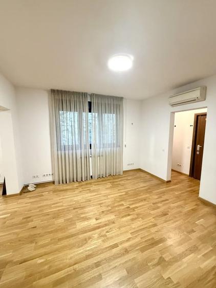 Apartament cu 3 camere decomandat în P-ța Dorobanți