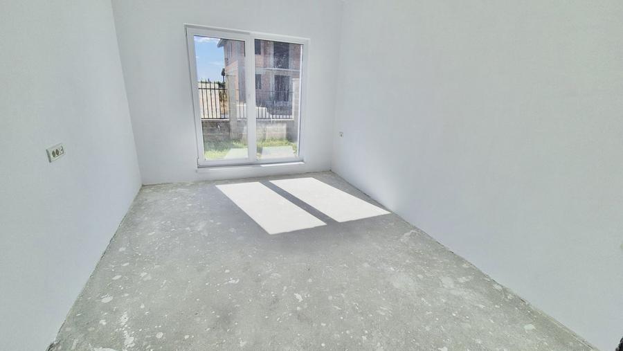 Duplex cu 4 camere cu Teren 290 Mp în Giroc