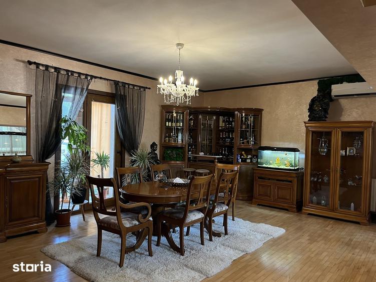 Casă cu Teren 3535 Mp în Valea Oltului