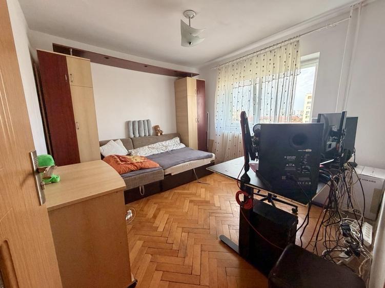 Apartament cu 2 camere semidecomandat, mobilat în Torontalului