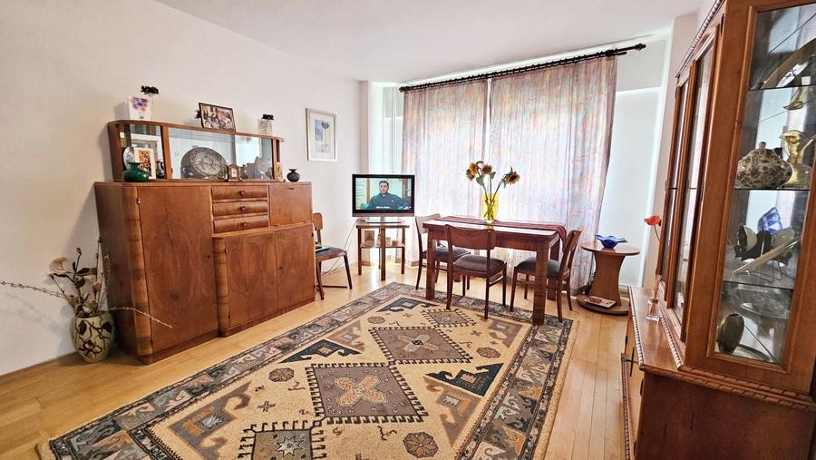 Centrul Civic ,str Toamnei apartament 3 camere cf I dec - 2