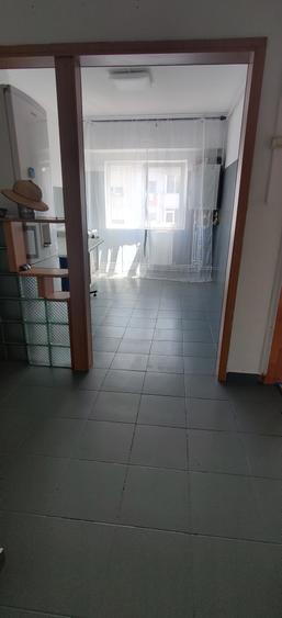Apartament cu 3 camere decomandat, mobilat în Inel II