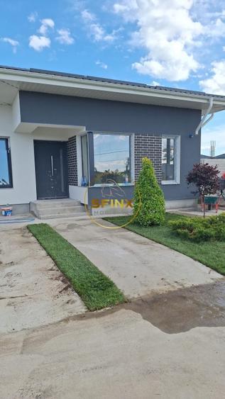 Casă individuală cu 4 camere cu Canalizare în Balotești