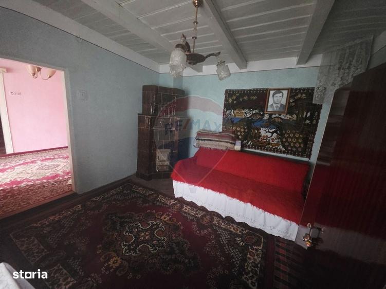 Casă cu 4 camere în Rocna