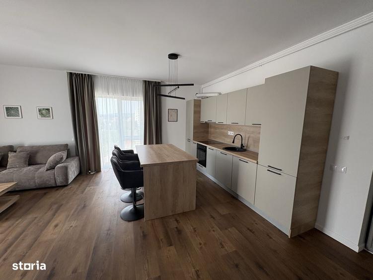 Apartament cu 3 camere semidecomandat în Ciupercenii Noi