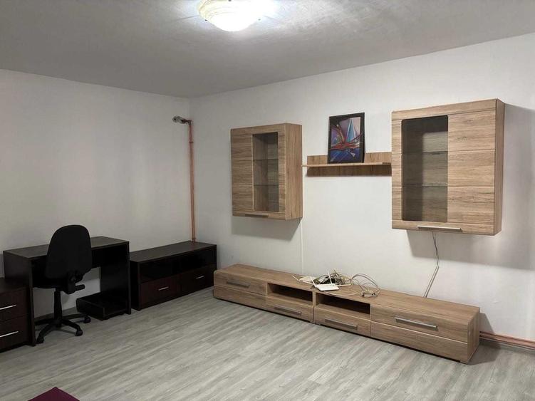 Apartament cu 2 camere decomandat în Fundeni