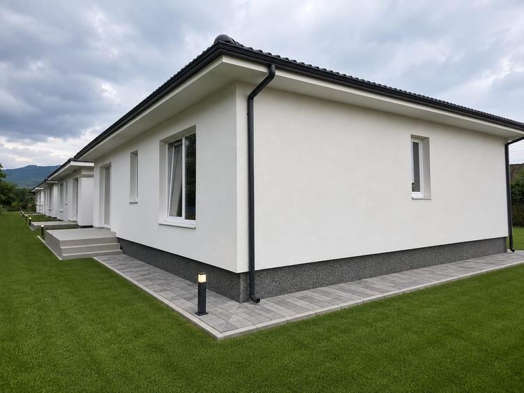 Casă cu 4 camere cu Garaj în Ampoi 3