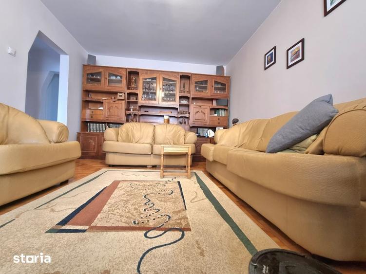 Apartament cu 3 camere decomandat în Bistrița Lac
