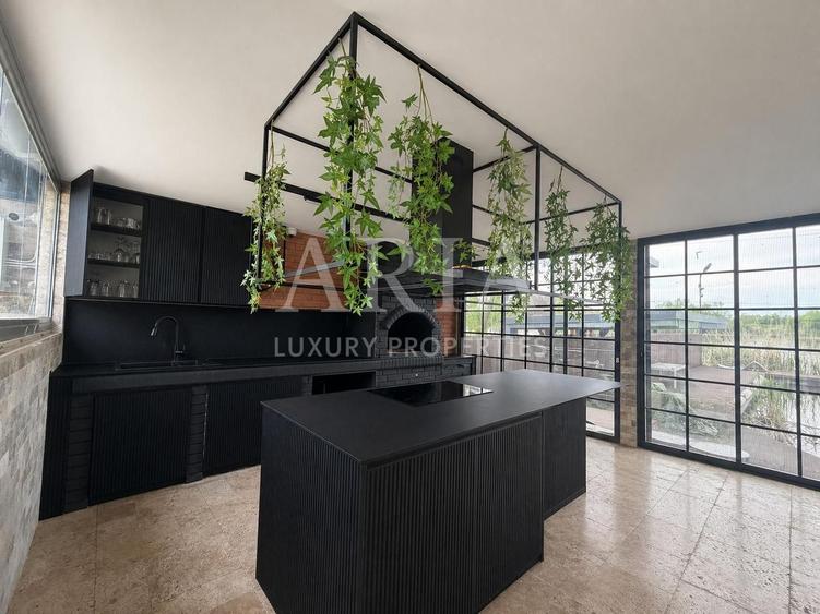 Casă individuală cu 5 camere cu Piscina în Ciofliceni