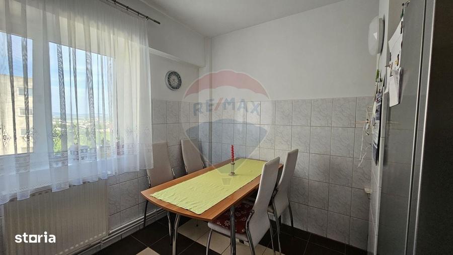 Apartament cu 3 camere decomandat în Burdujeni