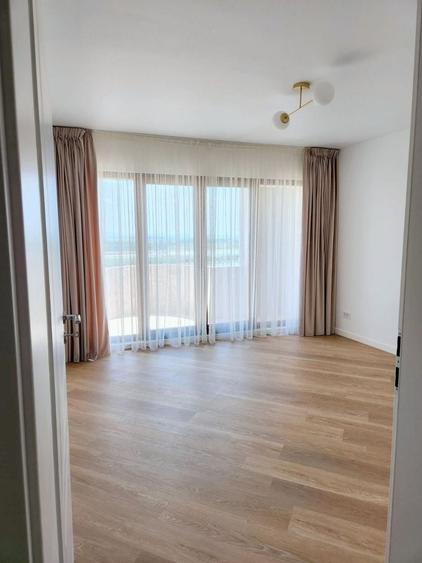 Apartament cu 3 camere decomandat în Faleză