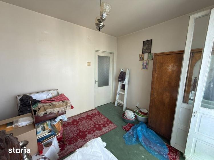 Apartament cu 3 camere semidecomandat în Andrei Mureșanu
